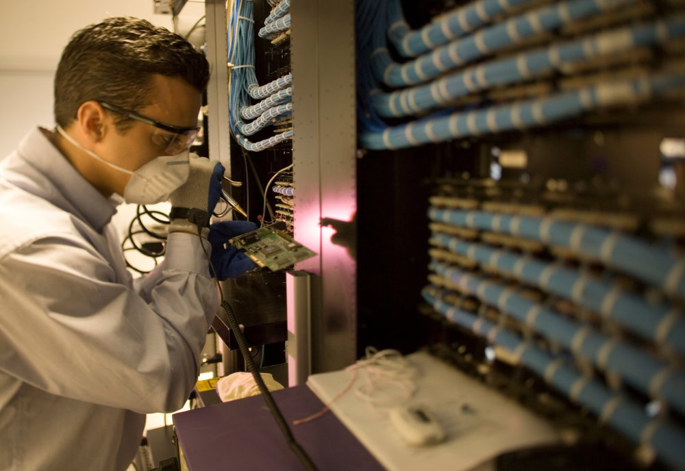 Set3-Services-Cleaning-Interior-Server-Equipment-Hero